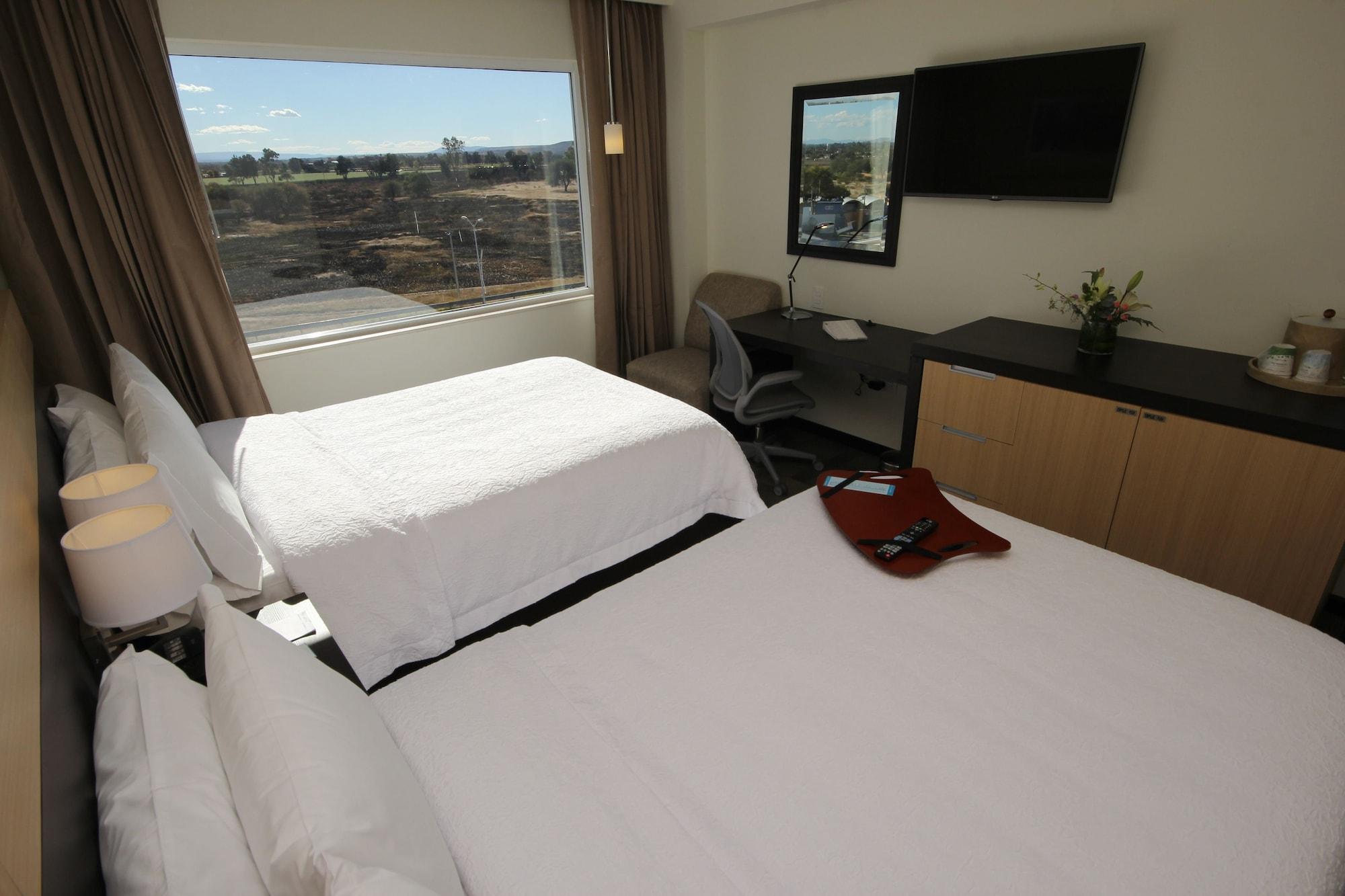 Hampton Inn By Hilton Silao-Aeropuerto, Mexico Экстерьер фото