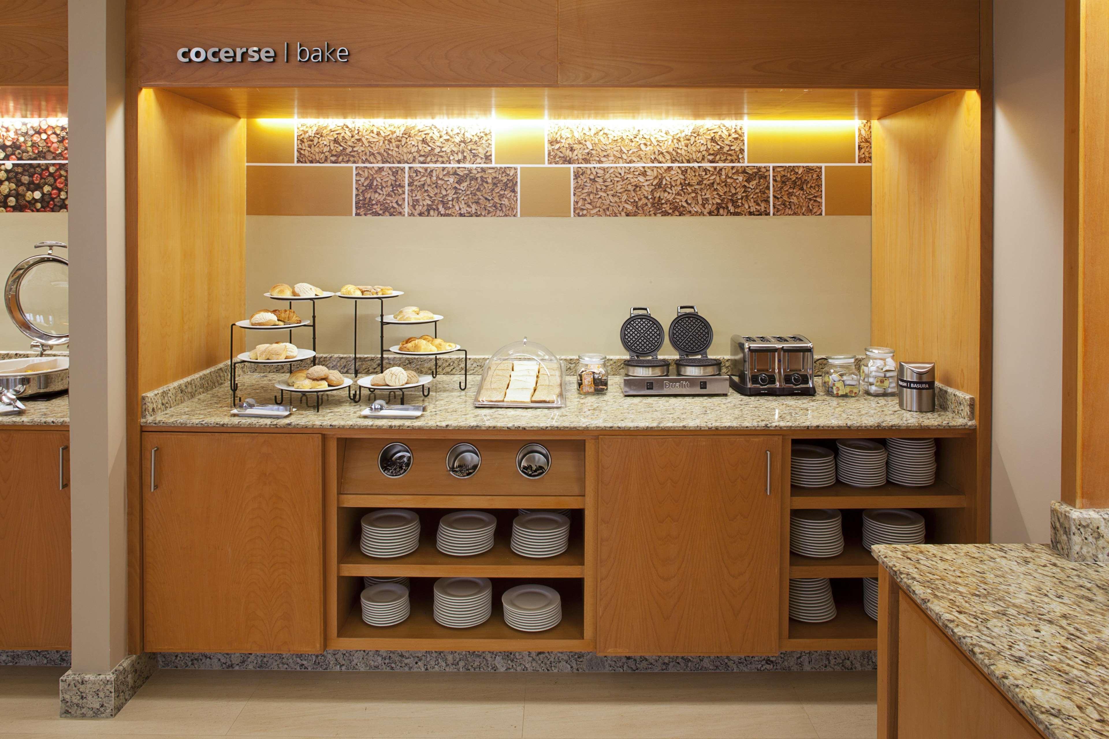 Hampton Inn By Hilton Silao-Aeropuerto, Mexico Экстерьер фото