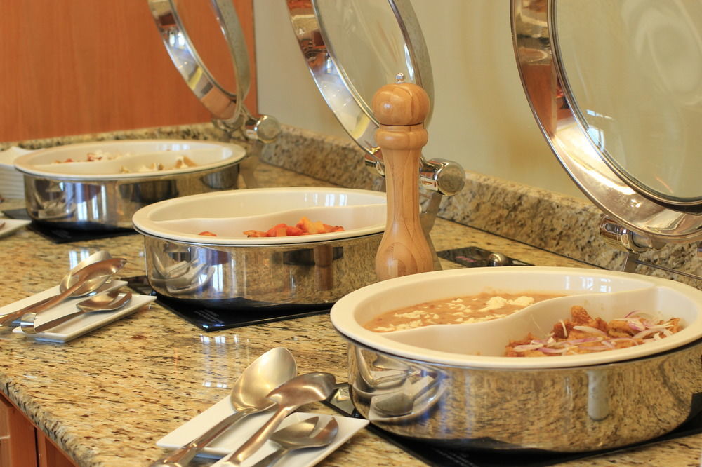 Hampton Inn By Hilton Silao-Aeropuerto, Mexico Экстерьер фото